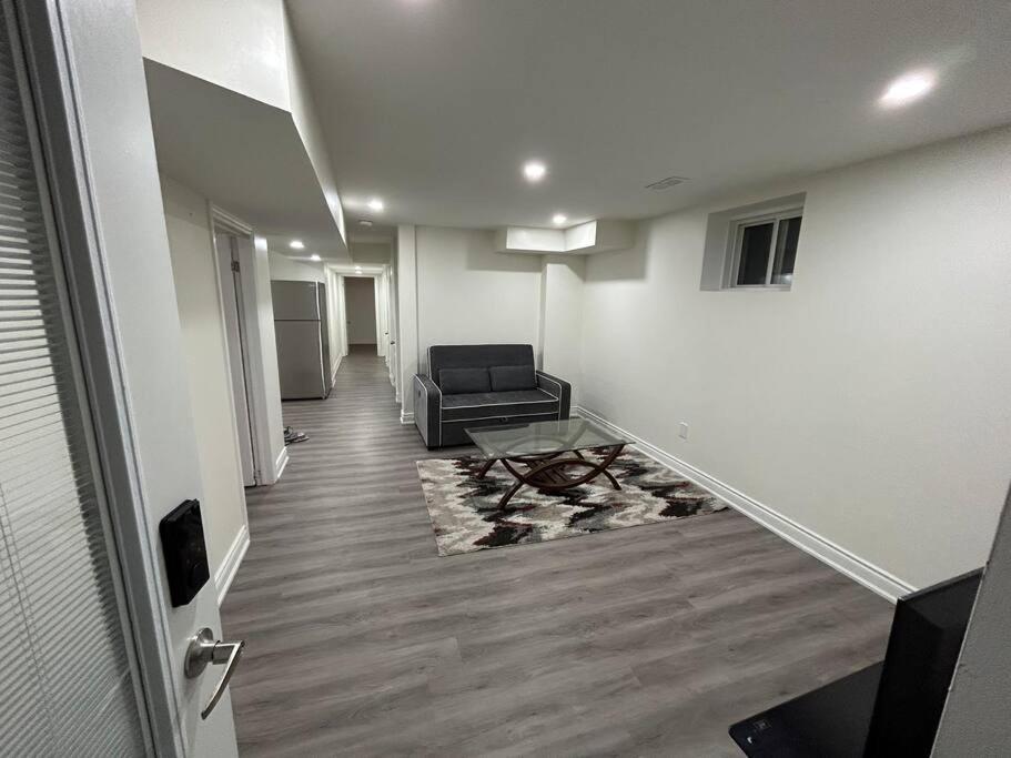 2 Bedroom Private Apartment With Private Entrance برامبتون المظهر الخارجي الصورة