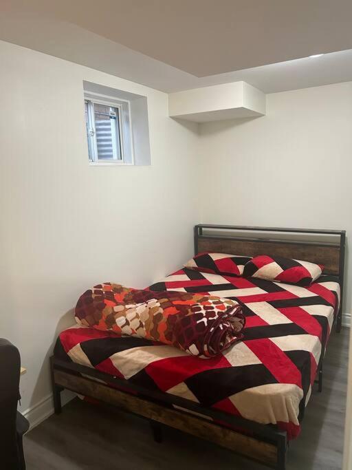 2 Bedroom Private Apartment With Private Entrance برامبتون المظهر الخارجي الصورة