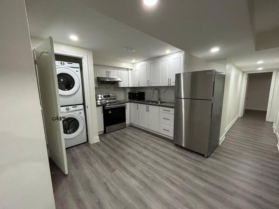 2 Bedroom Private Apartment With Private Entrance برامبتون المظهر الخارجي الصورة