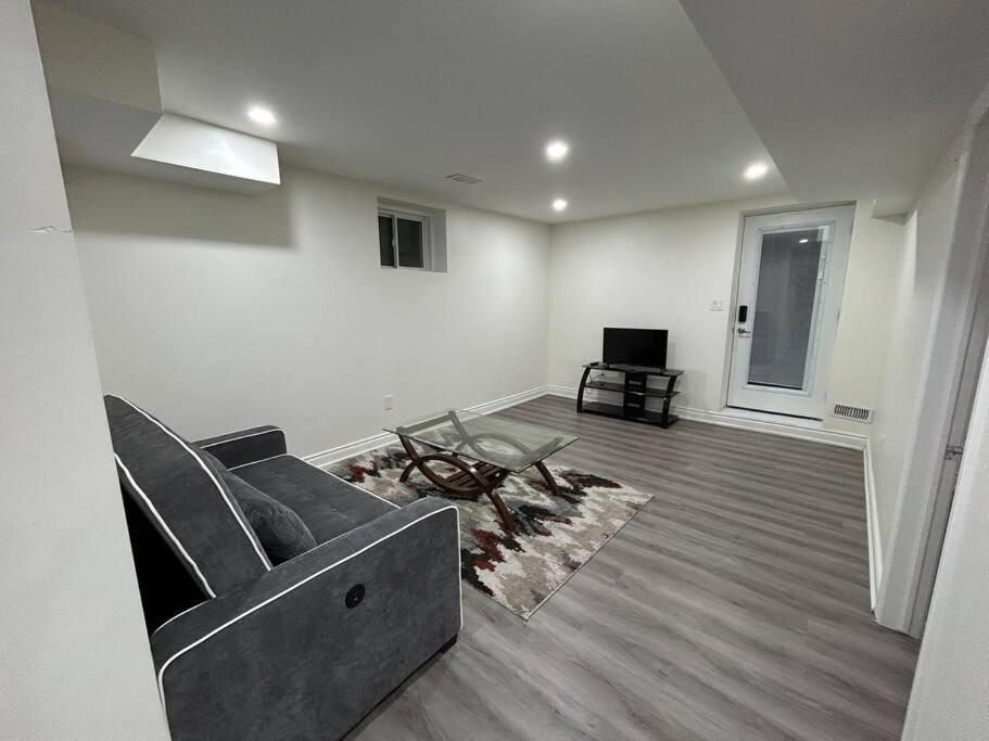 2 Bedroom Private Apartment With Private Entrance برامبتون المظهر الخارجي الصورة
