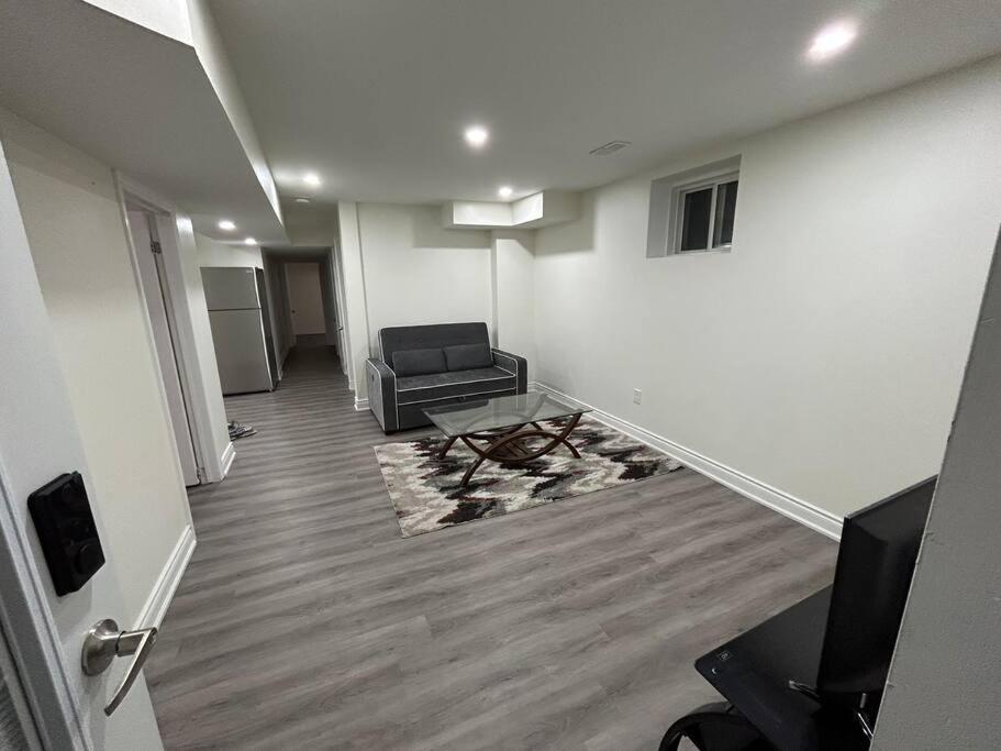 2 Bedroom Private Apartment With Private Entrance برامبتون المظهر الخارجي الصورة