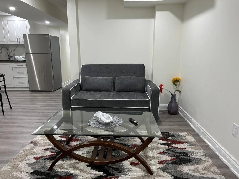 2 Bedroom Private Apartment With Private Entrance برامبتون المظهر الخارجي الصورة